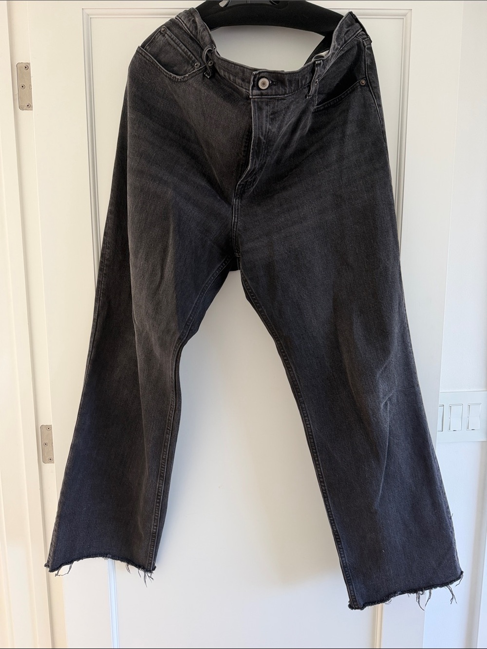 Abercrombie & Fitch Women’s Straight Leg Jeans in Black